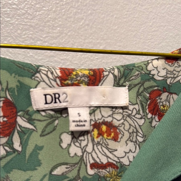DR2 Small Green Floral Blouse with Cuffed Sleeves and Notched Collar - Picture 4 of 7